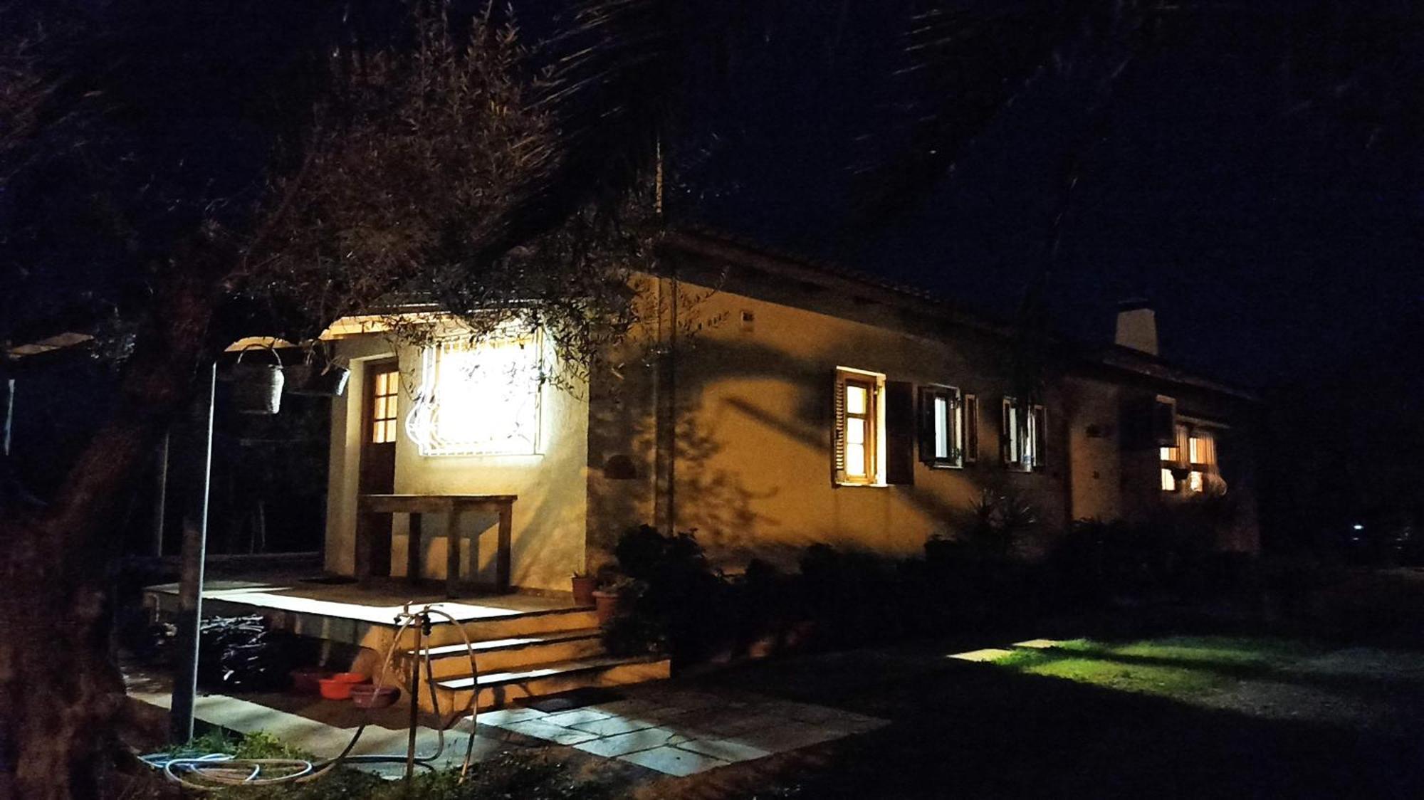 Nafpaktos Cottage By The Sea For Travelers And Dreamers! Eksteriør bilde