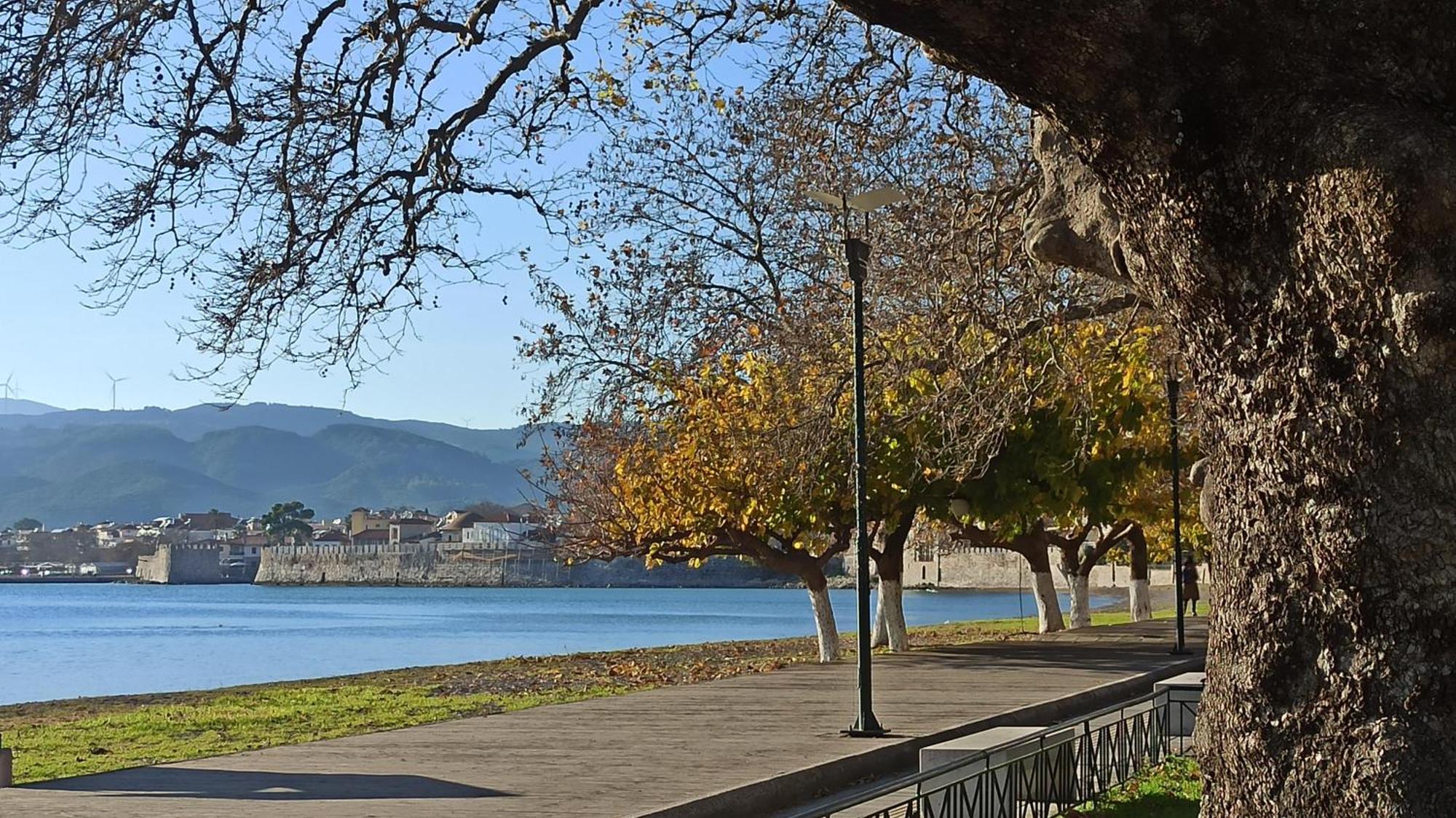 Nafpaktos Cottage By The Sea For Travelers And Dreamers! Eksteriør bilde