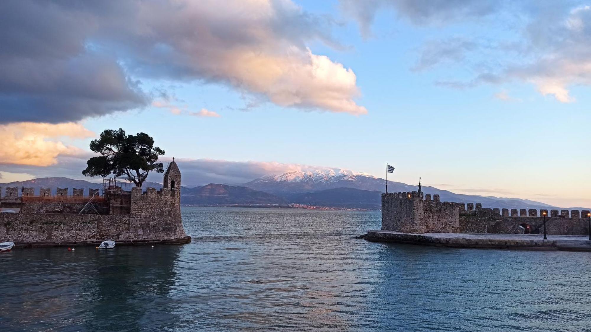 Nafpaktos Cottage By The Sea For Travelers And Dreamers! Eksteriør bilde