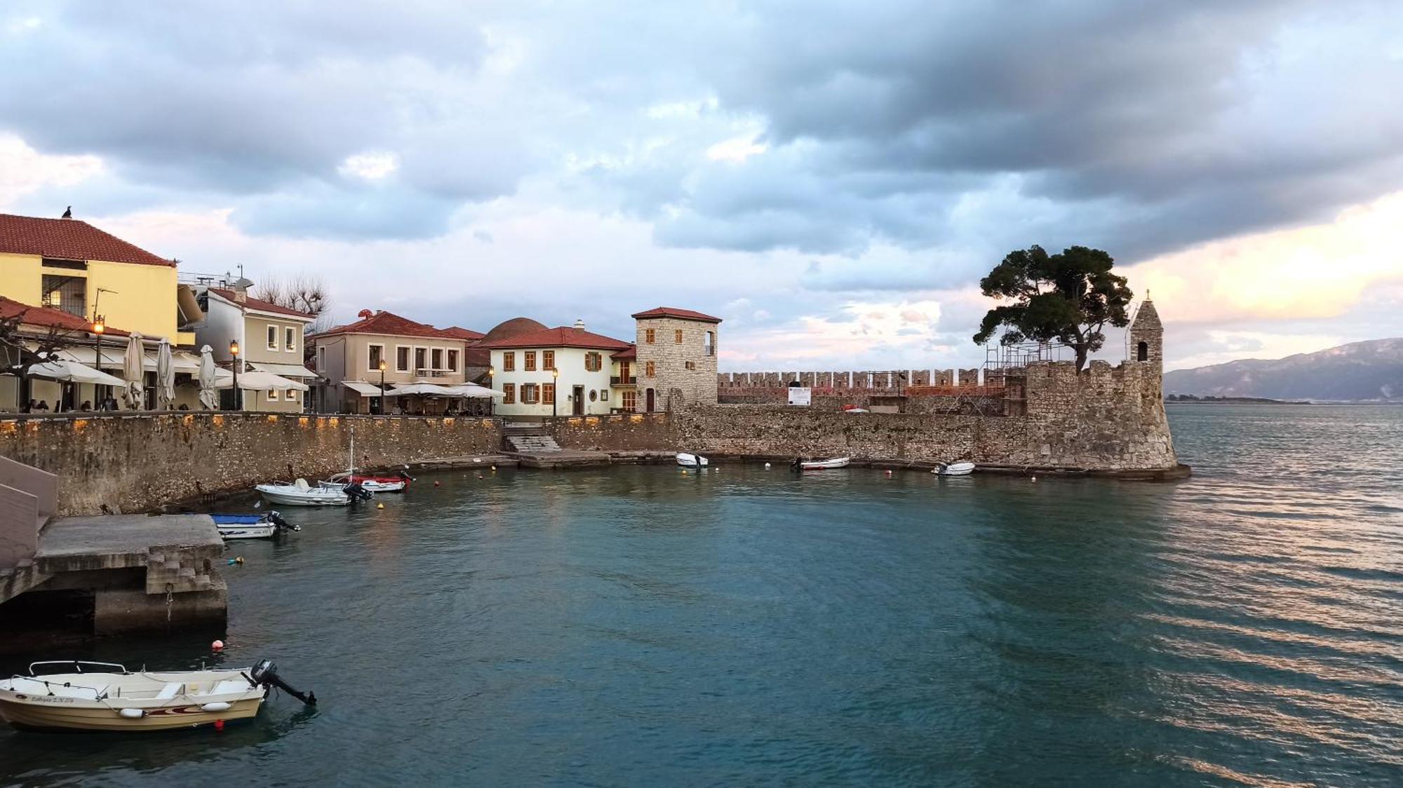 Nafpaktos Cottage By The Sea For Travelers And Dreamers! Eksteriør bilde